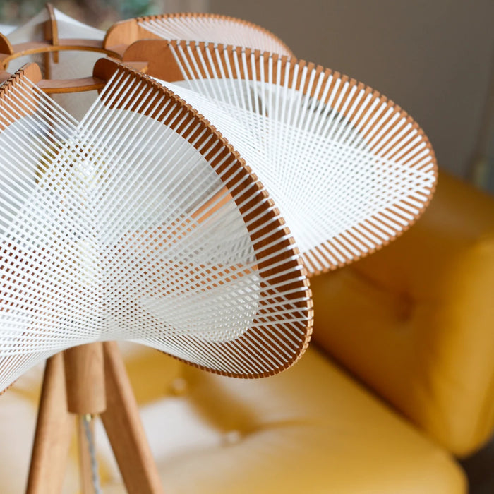 Collection de lampadaires design et eco-responsables Lafablight structure bois et tressage naturel fait main